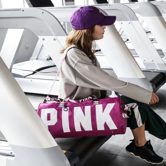 High Quality Trendy Wholesale Customised Logo Outdoor Sports Women Large Polyester Nylon Duffle Travel Gym Bag for Girls